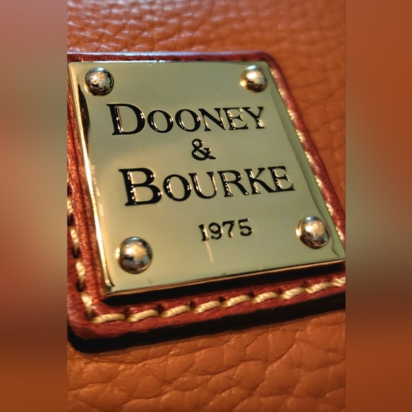 EUC ☆ D&B XL Courtney Shoulder Sac - Picture 2 of 16